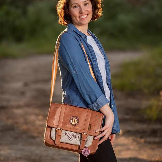 V2HC0AA65AB028CACB411B2F8D82F064B52R6689931P7